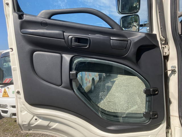 日野プロフィアトレーラーヘッド（トラクターヘッド）大型（10t）[写真23]
