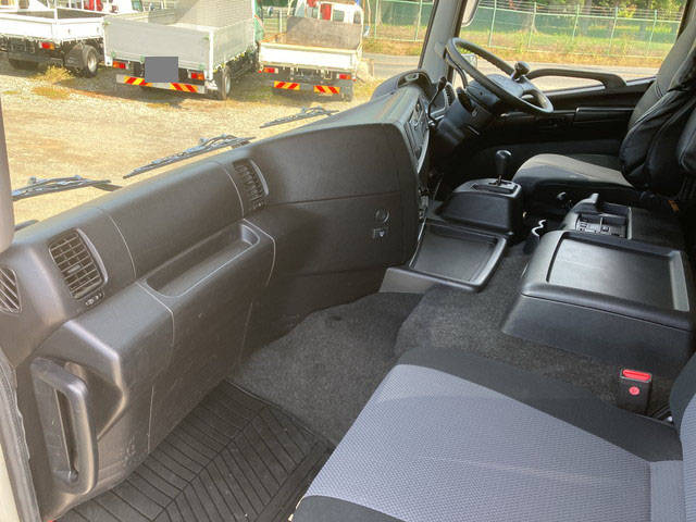 日野プロフィアトレーラーヘッド（トラクターヘッド）大型（10t）[写真27]