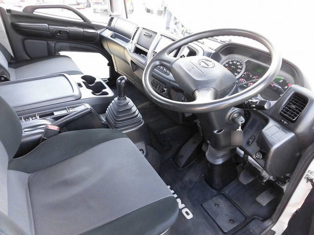 日野レンジャー平ボディ中型（4t）[写真13]