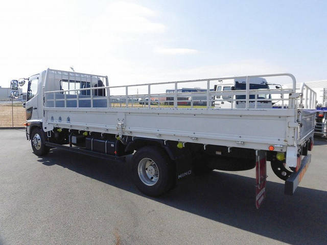 日野レンジャー平ボディ中型（4t）[写真02]