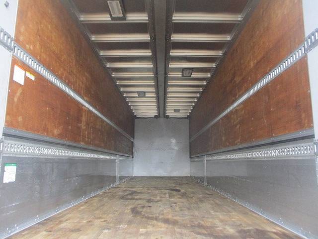 いすゞギガアルミウイング大型（10t）[写真11]