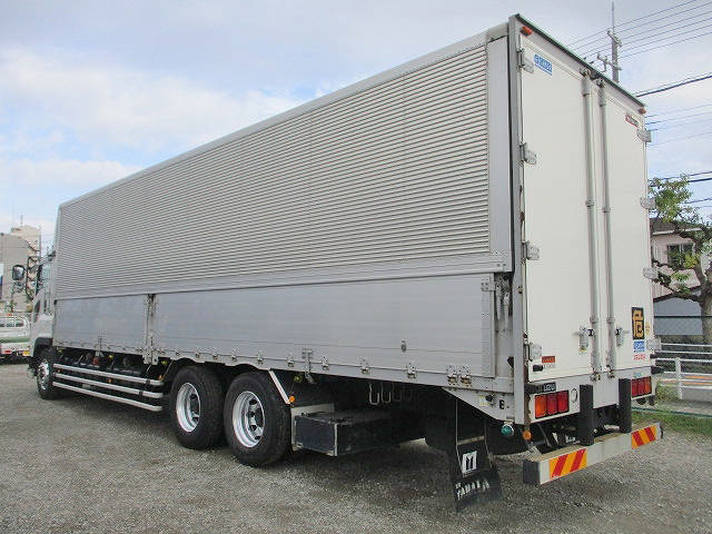 いすゞギガアルミウイング大型（10t）[写真02]