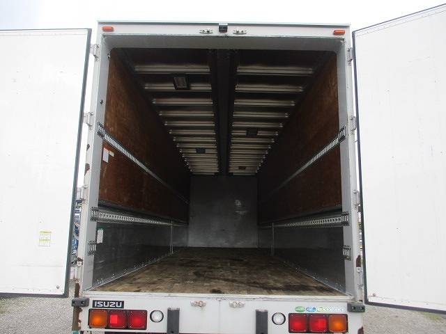 いすゞギガアルミウイング大型（10t）[写真06]