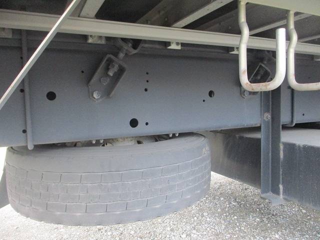 いすゞギガアルミウイング大型（10t）[写真08]