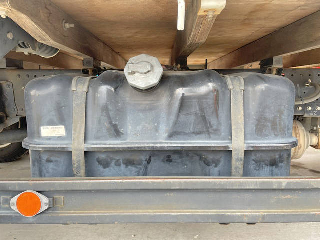 いすゞエルフ平ボディ小型（2t・3t）[写真19]