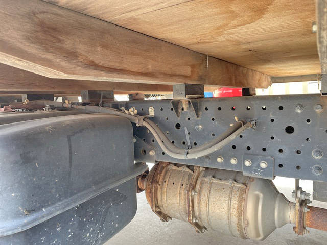 いすゞエルフ平ボディ小型（2t・3t）[写真20]