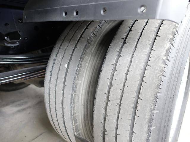 いすゞエルフ平ボディ小型（2t・3t）[写真24]