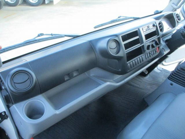 日野デュトロクレーン6段小型（2t・3t）[写真10]