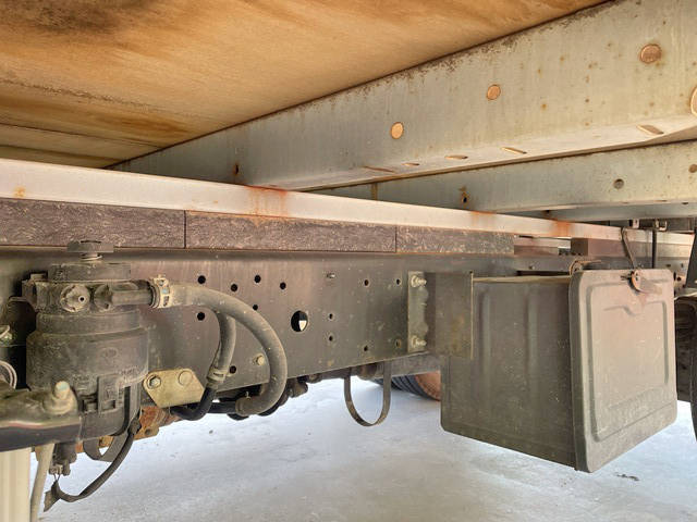 日野デュトロ平ボディ小型（2t・3t）[写真20]