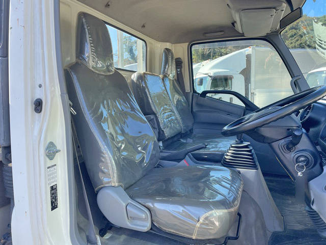 日野デュトロ平ボディ小型（2t・3t）[写真30]