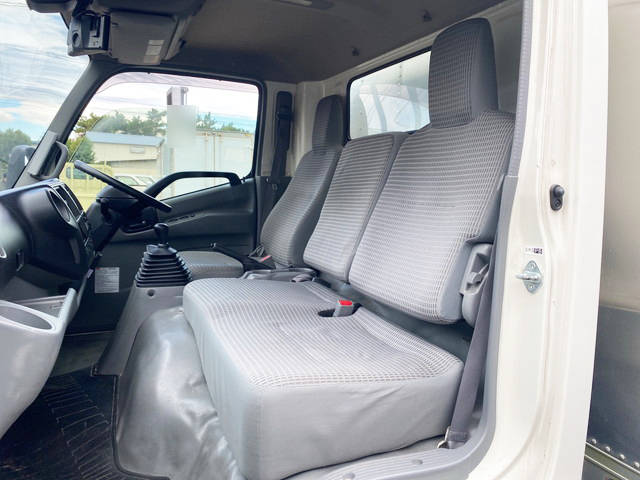 日野デュトロアルミバン小型（2t・3t）[写真24]