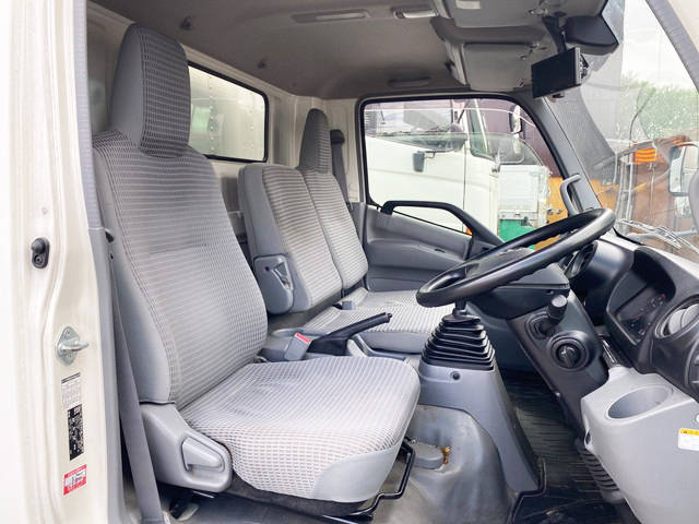 日野デュトロアルミバン小型（2t・3t）[写真25]