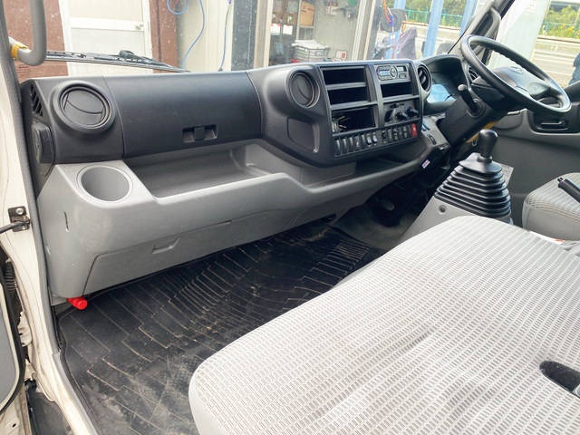 日野デュトロアルミバン小型（2t・3t）[写真26]