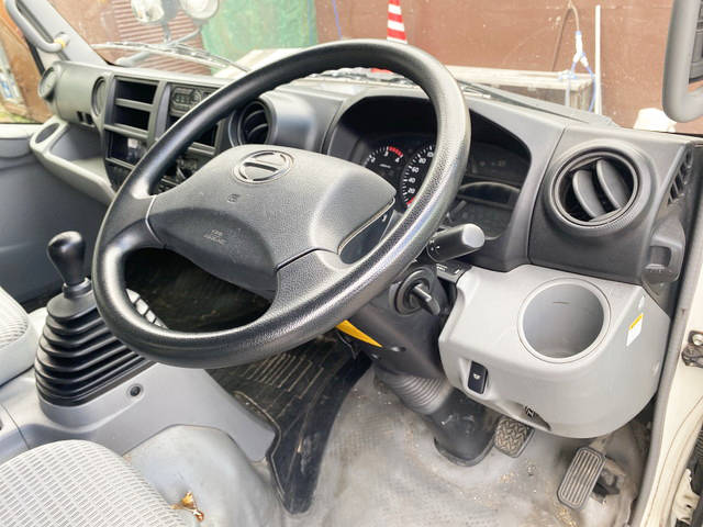 日野デュトロアルミバン小型（2t・3t）[写真27]