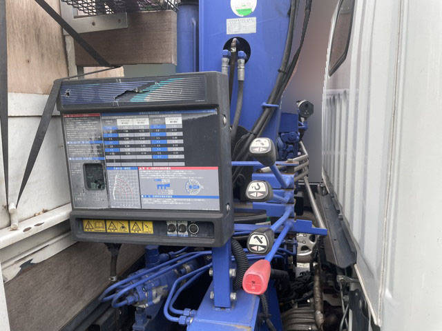 三菱ふそうキャンタークレーン3段小型（2t・3t）[写真13]