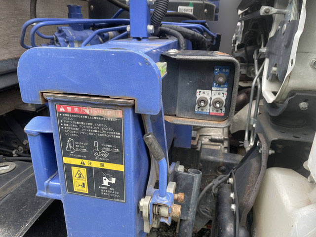 三菱ふそうキャンタークレーン3段小型（2t・3t）[写真14]