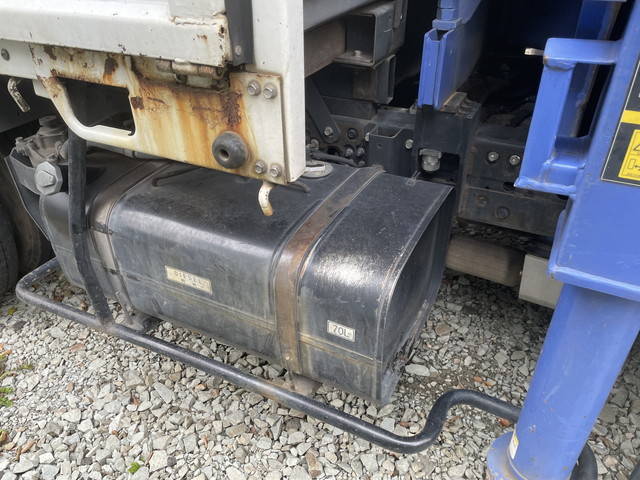 三菱ふそうキャンタークレーン3段小型（2t・3t）[写真18]