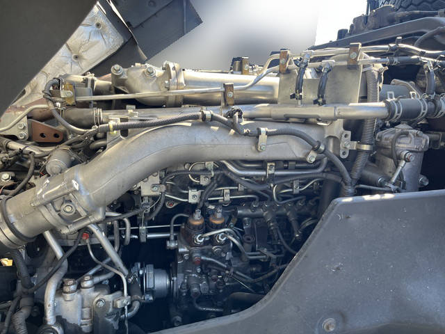 いすゞギガトレーラーヘッド（トラクターヘッド）大型（10t）[写真14]