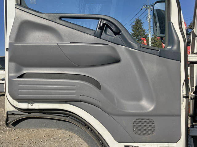 三菱ふそうキャンタークレーン4段小型（2t・3t）[写真26]