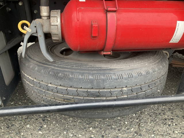 三菱ふそうキャンター平ボディ小型（2t・3t）[写真18]