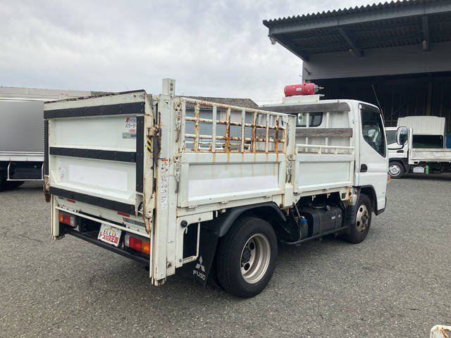 三菱ふそうキャンター平ボディ小型（2t・3t）[写真02]