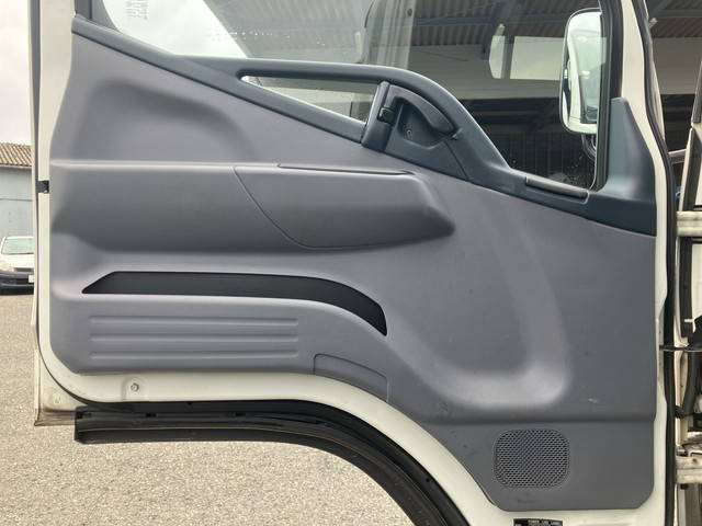 三菱ふそうキャンター平ボディ小型（2t・3t）[写真22]