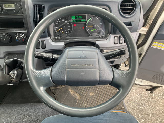 三菱ふそうキャンター平ボディ小型（2t・3t）[写真29]