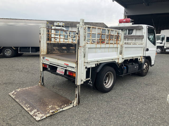 三菱ふそうキャンター平ボディ小型（2t・3t）[写真03]
