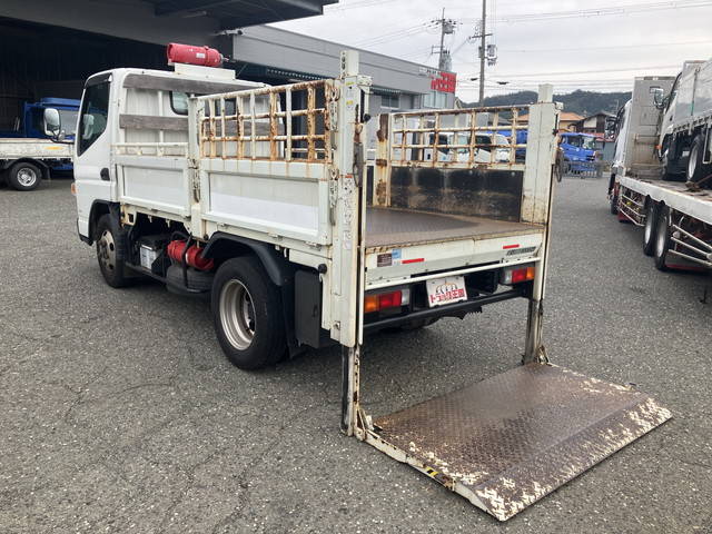 三菱ふそうキャンター平ボディ小型（2t・3t）[写真06]