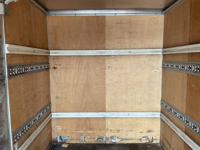 三菱ふそうキャンターアルミバン小型（2t・3t）[写真13]