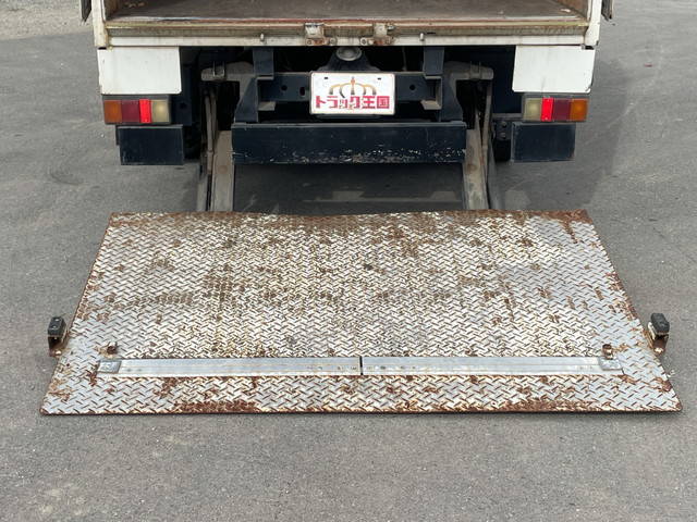 三菱ふそうキャンターアルミバン小型（2t・3t）[写真15]