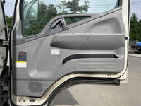 三菱ふそうキャンターアルミバン小型（2t・3t）[写真28]