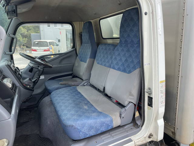 三菱ふそうキャンターアルミバン小型（2t・3t）[写真29]