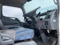 三菱ふそうキャンターアルミバン小型（2t・3t）[写真32]