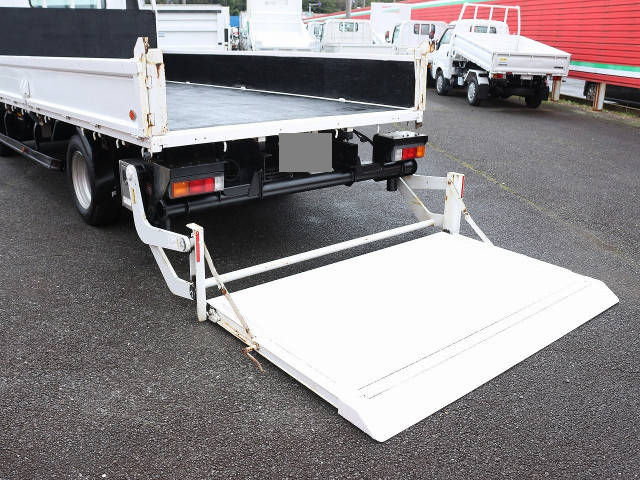 三菱ふそうキャンター平ボディ小型（2t・3t）[写真10]