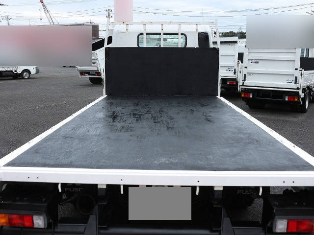三菱ふそうキャンター平ボディ小型（2t・3t）[写真11]