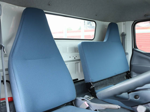 三菱ふそうキャンター平ボディ小型（2t・3t）[写真17]