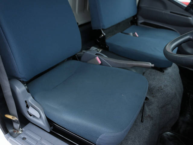 三菱ふそうキャンター平ボディ小型（2t・3t）[写真19]