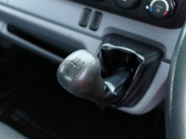 三菱ふそうキャンター平ボディ小型（2t・3t）[写真20]