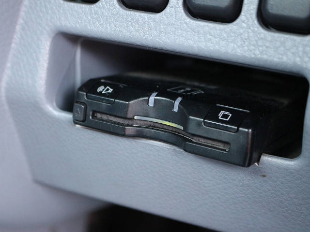 三菱ふそうキャンター平ボディ小型（2t・3t）[写真24]