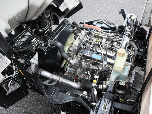 三菱ふそうキャンター平ボディ小型（2t・3t）[写真25]