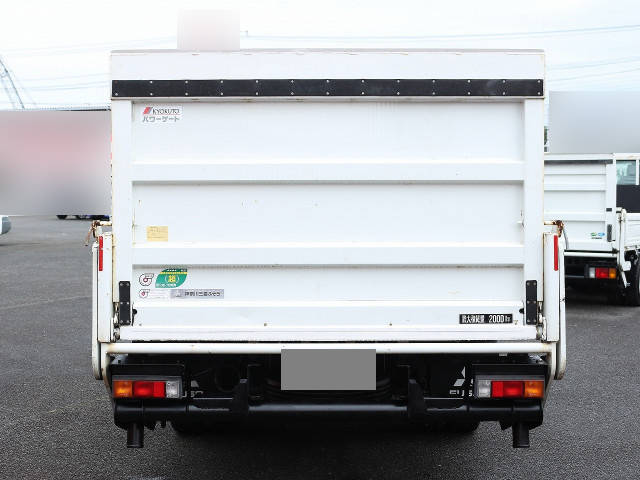 三菱ふそうキャンター平ボディ小型（2t・3t）[写真08]