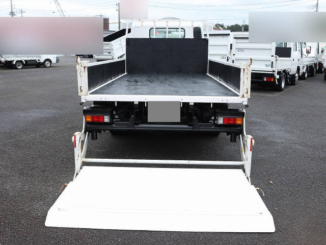 三菱ふそうキャンター平ボディ小型（2t・3t）[写真09]