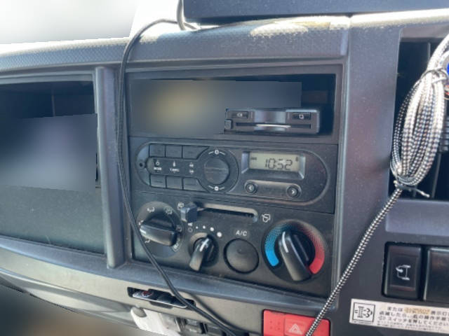 いすゞエルフアルミバン小型（2t・3t）[写真20]