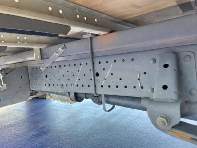 いすゞエルフアルミバン小型（2t・3t）[写真16]