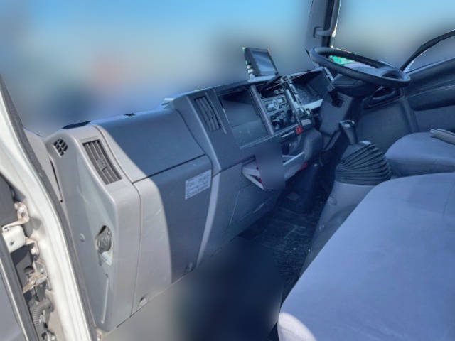 いすゞエルフアルミバン小型（2t・3t）[写真20]