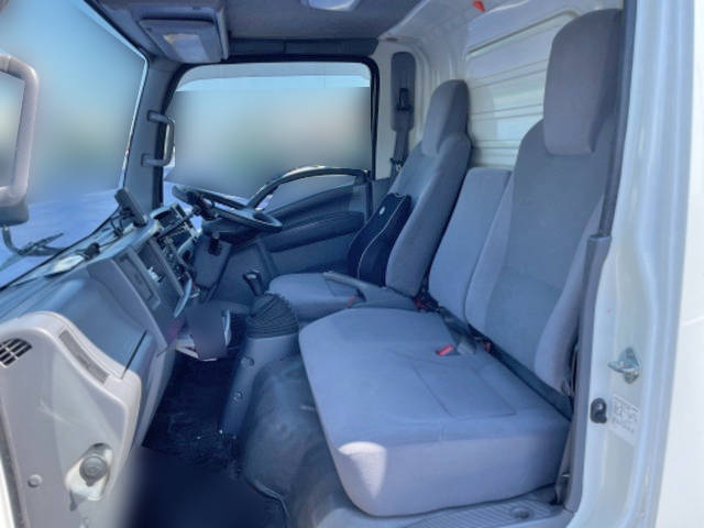 いすゞエルフアルミバン小型（2t・3t）[写真21]