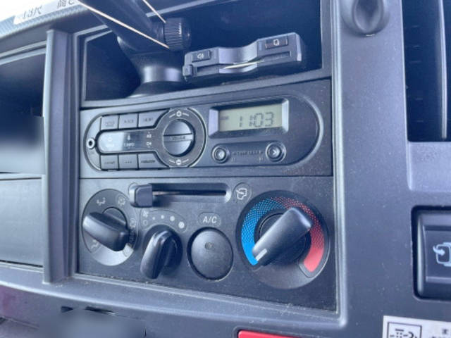 いすゞエルフアルミバン小型（2t・3t）[写真26]