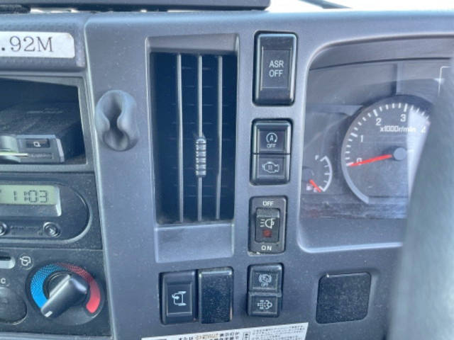 いすゞエルフアルミバン小型（2t・3t）[写真27]