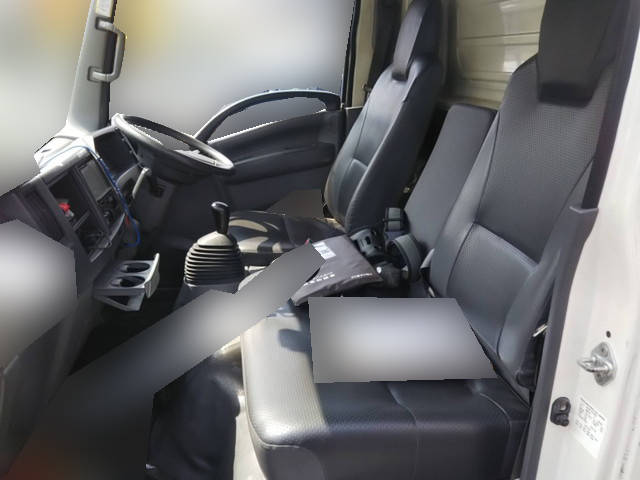 いすゞエルフアルミバン小型（2t・3t）[写真13]